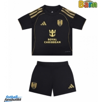 Fulham Tredjedraktsett Barn 2025-26 Kortermet (+ Korte bukser)